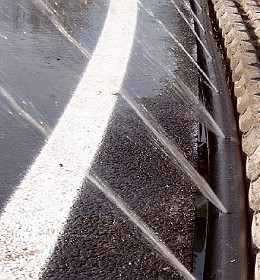 Beregening op verkeerscircuit